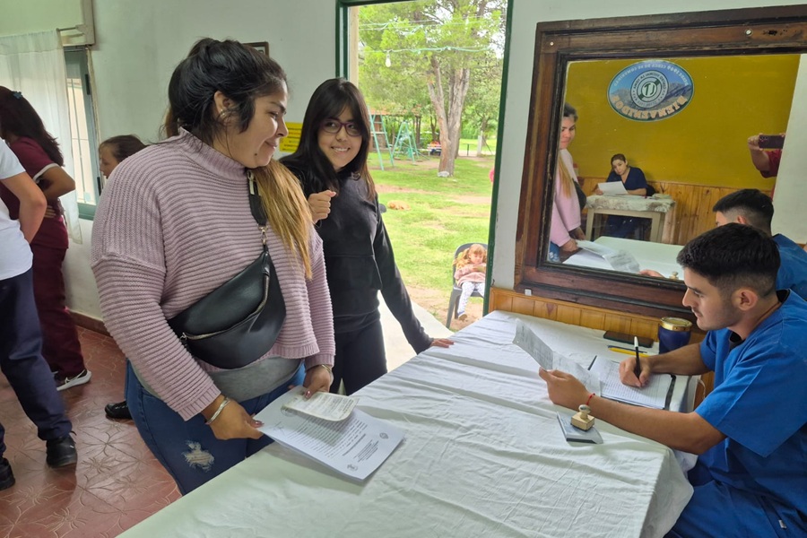 El Hospital Municipal de Capilla del Monte lleva su campaña de salud al barrio La Toma con atención gratuita y sin turno para toda la familia